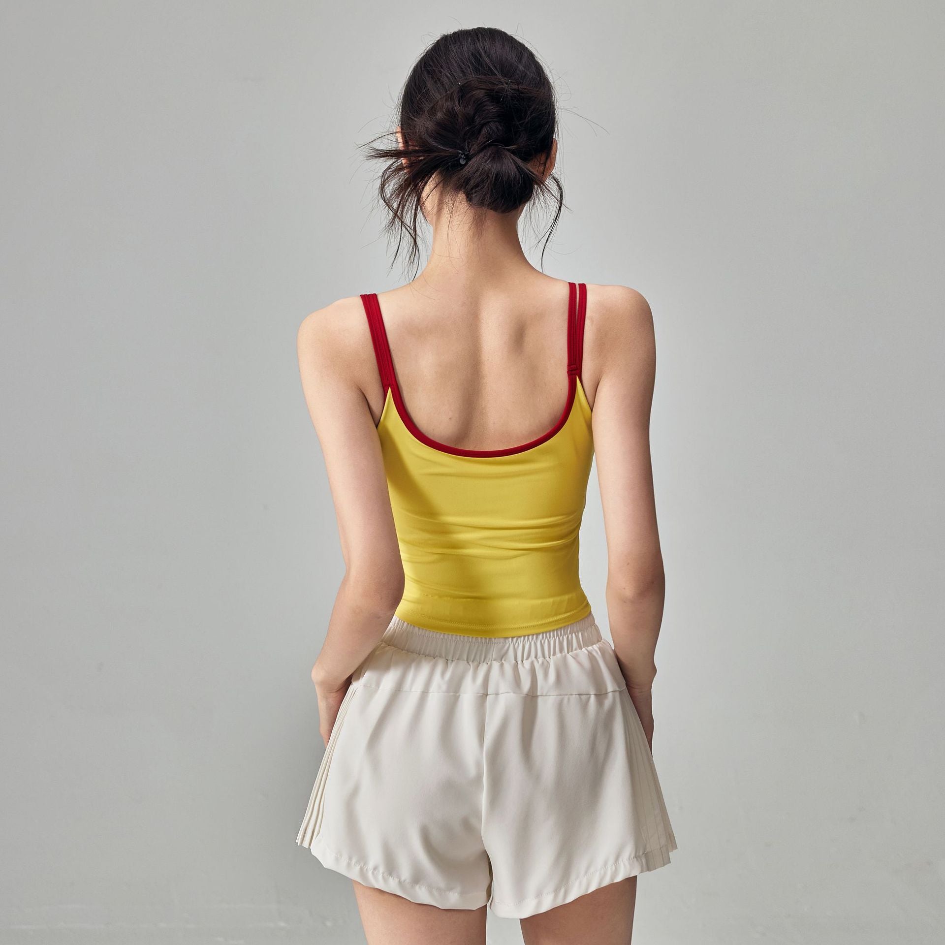 2025 New Summer Yoga Clothing Vest with Chest Pad Sports Bra Slimming Look Sleeveless Pilates Top Suit