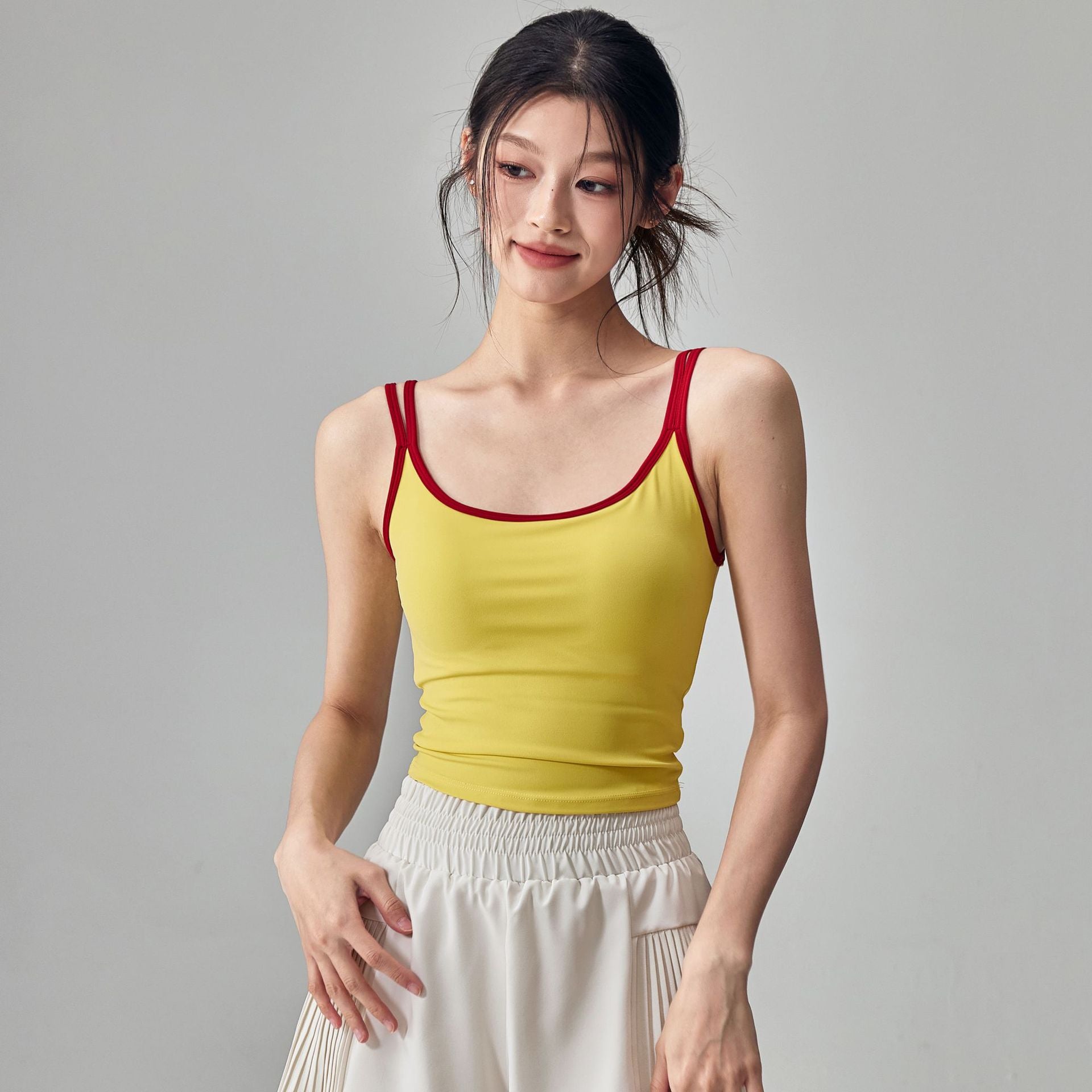 2025 New Summer Yoga Clothing Vest with Chest Pad Sports Bra Slimming Look Sleeveless Pilates Top Suit