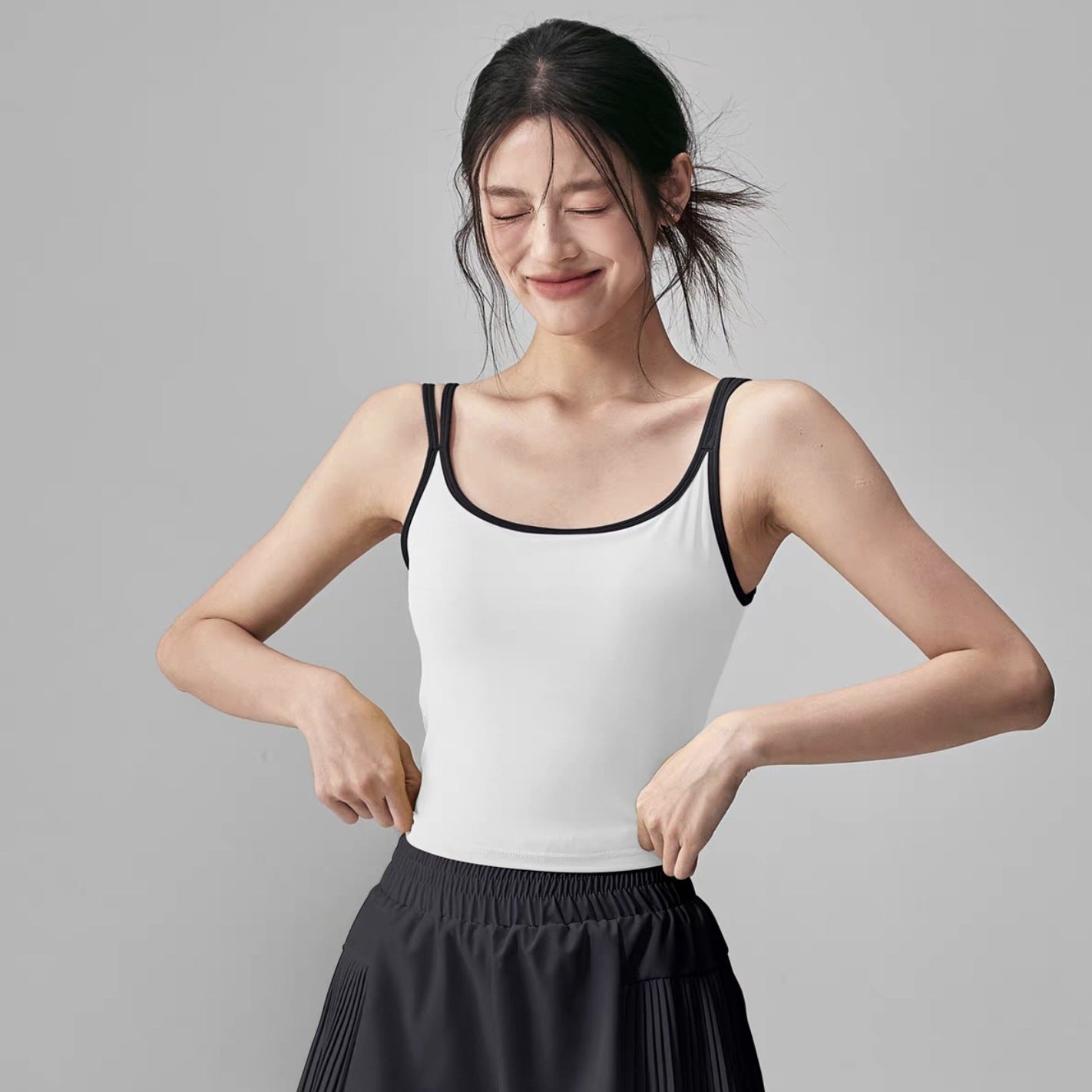 2025 New Summer Yoga Clothing Vest with Chest Pad Sports Bra Slimming Look Sleeveless Pilates Top Suit